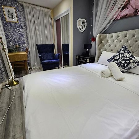 Wallwood Rooms Лондон Экстерьер фото