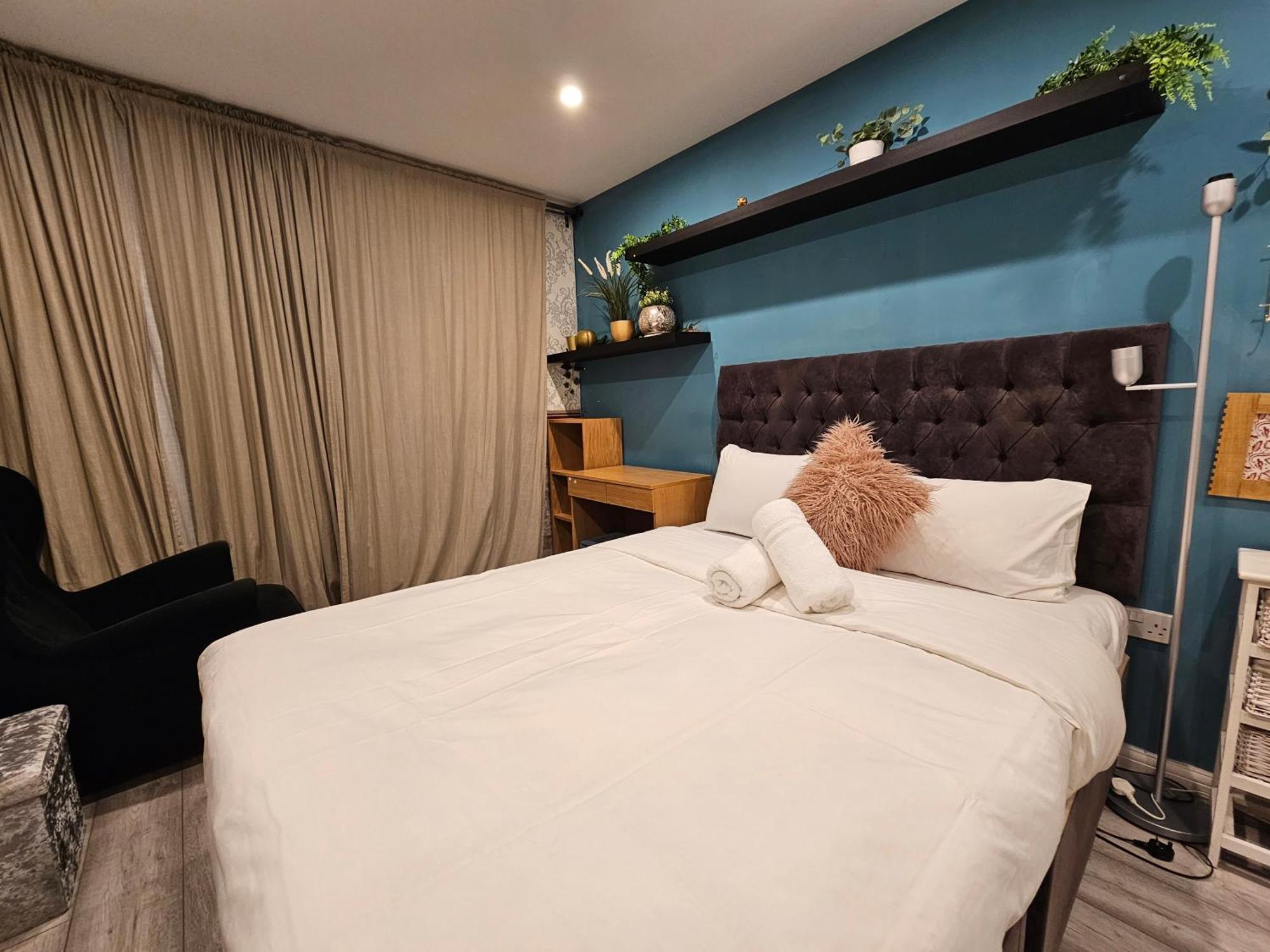 Wallwood Rooms Лондон Экстерьер фото