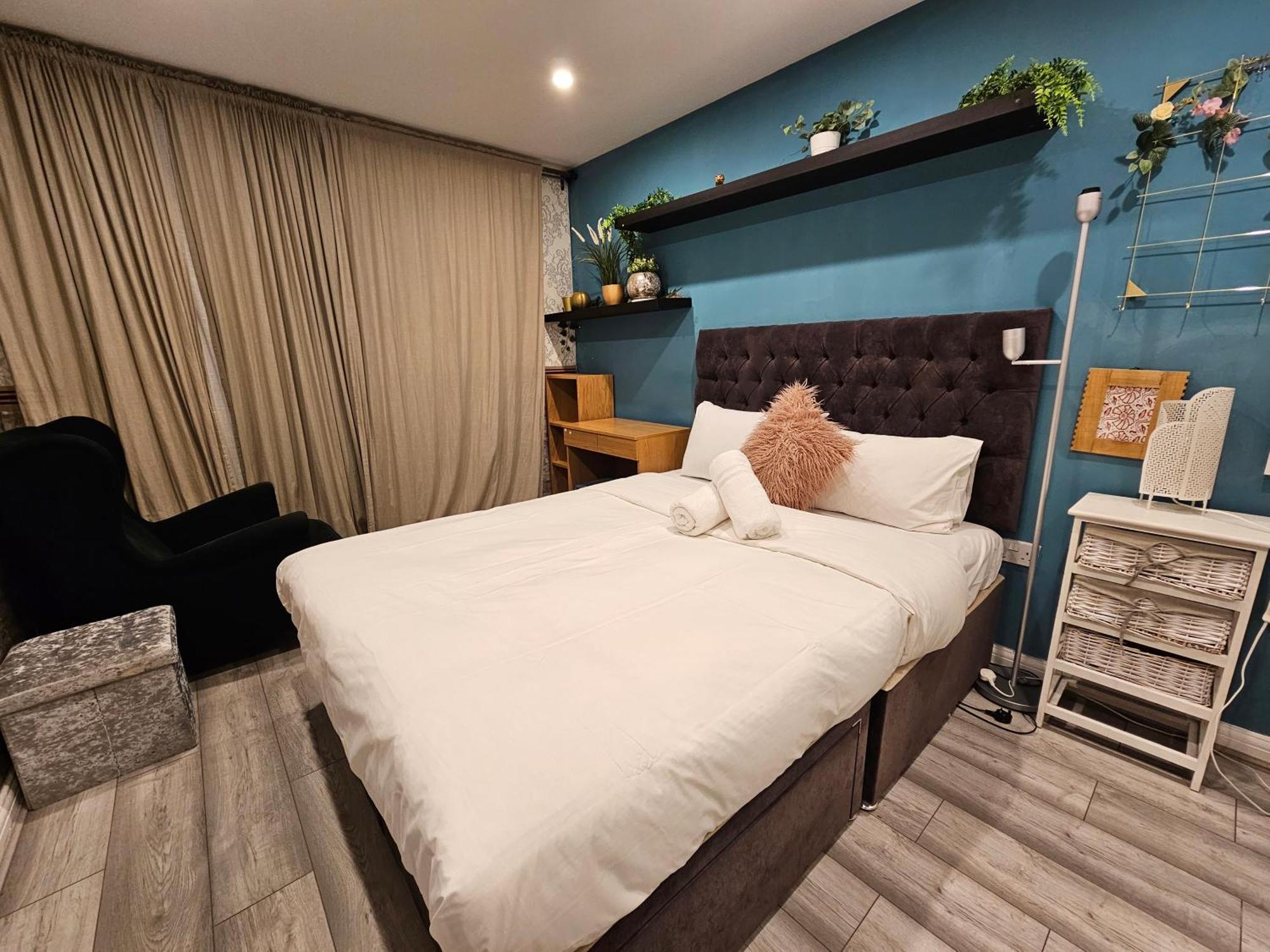 Wallwood Rooms Лондон Экстерьер фото