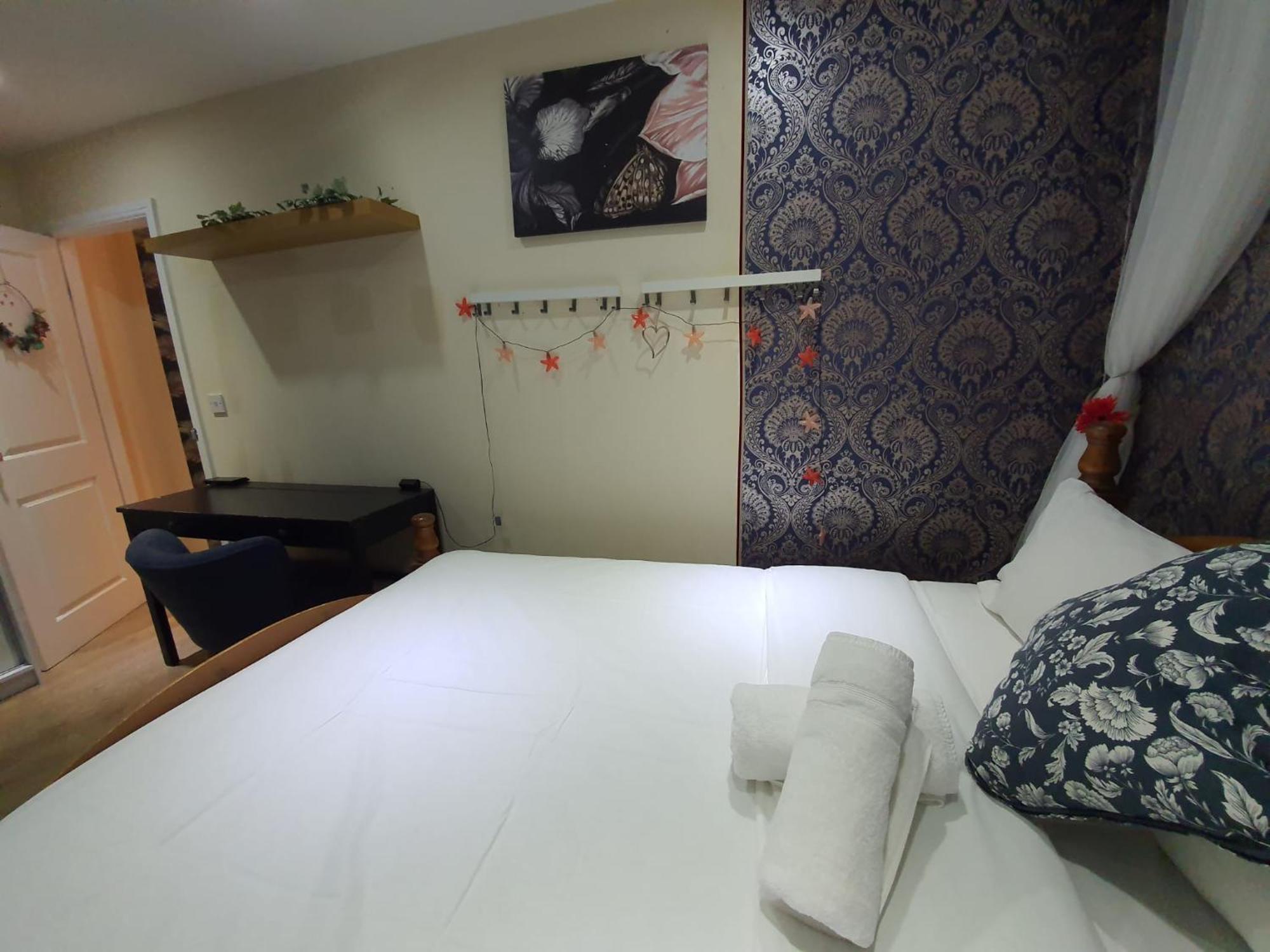 Wallwood Rooms Лондон Экстерьер фото