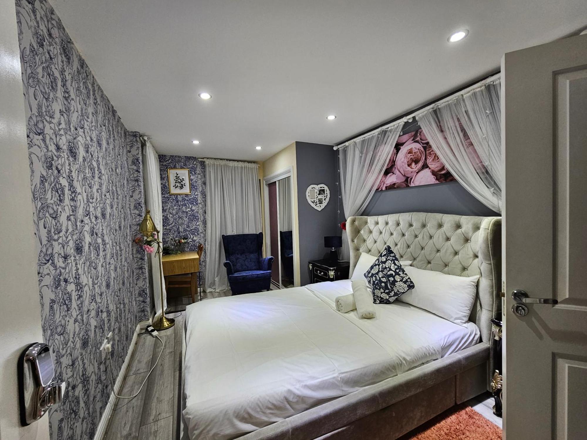 Wallwood Rooms Лондон Экстерьер фото