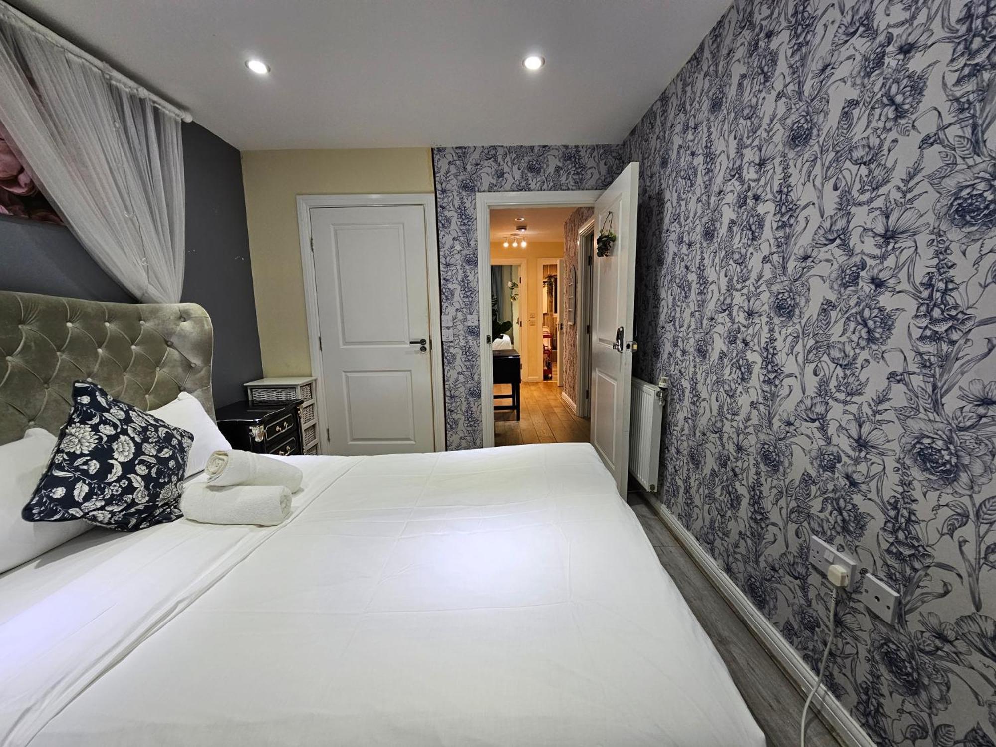 Wallwood Rooms Лондон Экстерьер фото