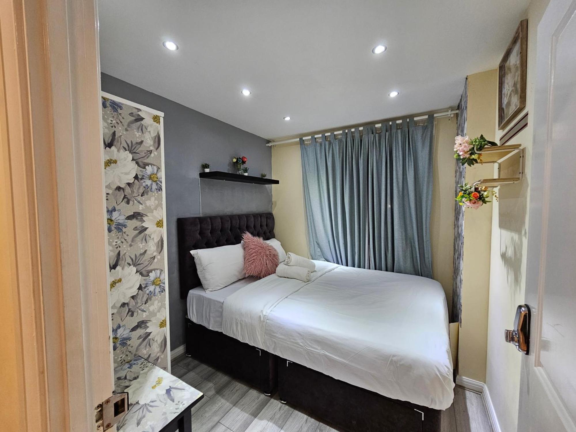 Wallwood Rooms Лондон Экстерьер фото