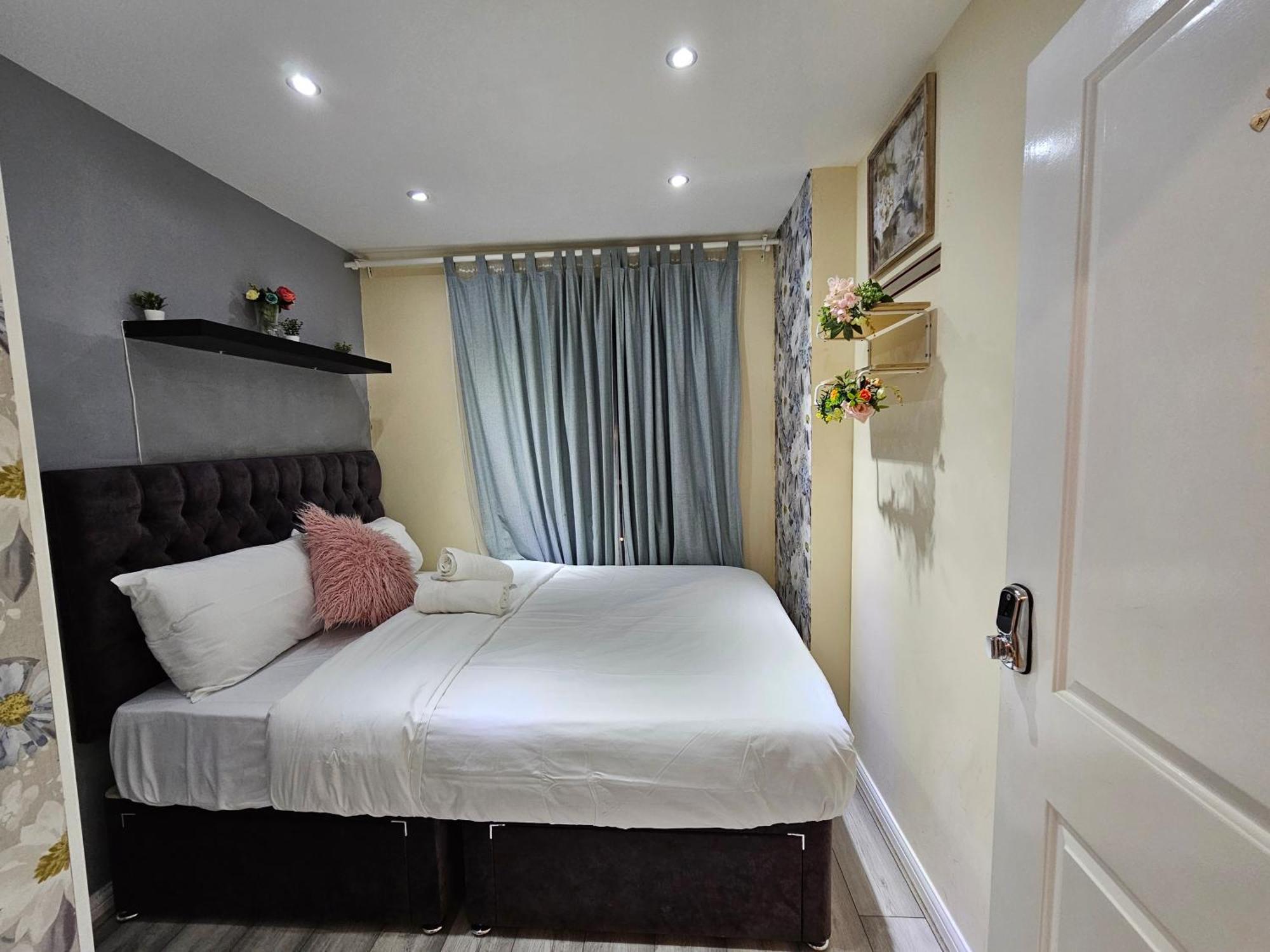 Wallwood Rooms Лондон Экстерьер фото